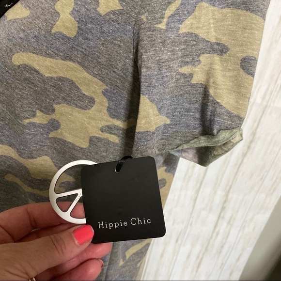 HIPPIE Chic NWT lace up camouflage short sleeve - Picture 4 of 9